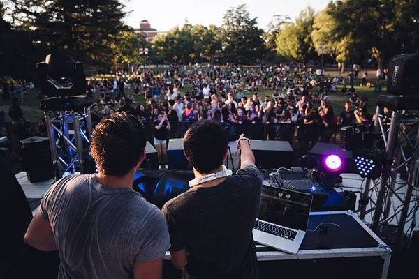 Les Festivals les Plus Connus et les Plus Populaires au Monde
