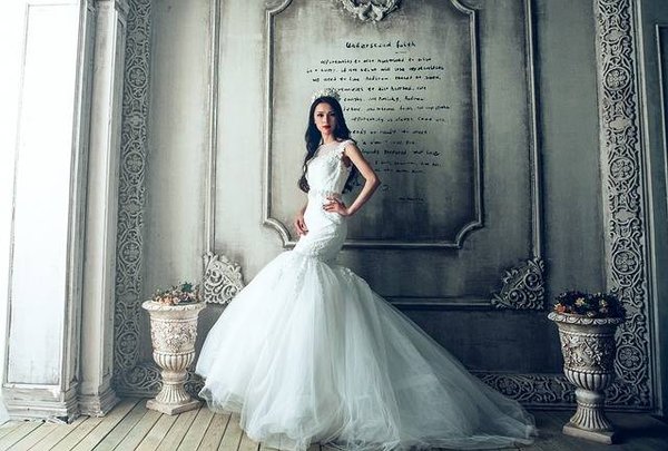 Comment choisir la robe idéale pour un événement mariage : Guide complet